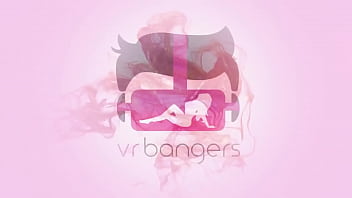 VR BANGERS Relaxing Poses With 3 Naughty Babes